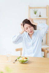 サラダが苦手な女性