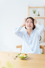 サラダが苦手な女性