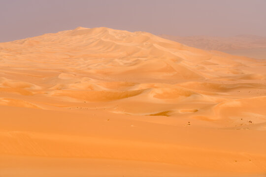 Expansive dunes of Erg Murzuk in the Libyan desert