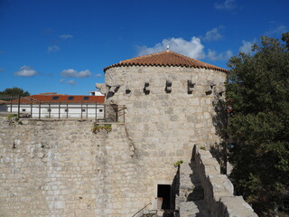 Krk&nbsp;ist die gr&ouml;&szlig;te und bedeutendste Stadt sowie Kurort und Hafen in der gleichnamigen Bucht an der Westk&uuml;ste der gleichnamigen Insel&nbsp;Krk