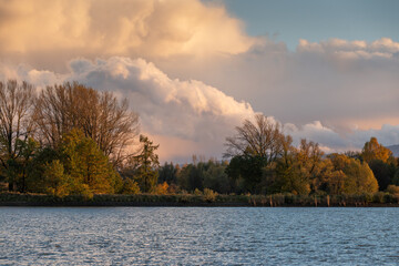 Chmury burzowe nad Goczałkowice zdrój na Śląsku w jesienne popołudnie.  © Elżbieta Kaps