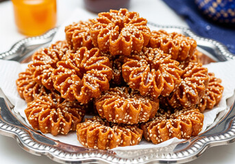 Crispy flowershaped cookies with sesame seeds