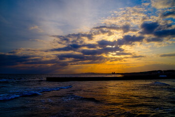 夕焼けと海