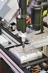 Robot manipulator of flexible automation with wrench head