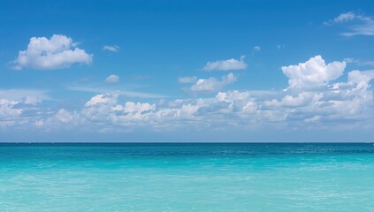 Obraz premium Bright white clouds and a clear blue summer sky, ideal for outdoor activities