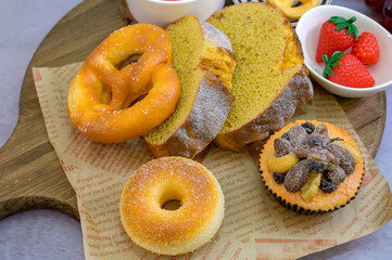 baked potatoes with onion and garlic