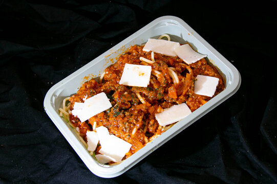 barquette spaghetti bolognaise