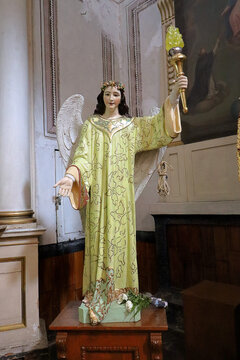 Escultura de &aacute;ngel de la iglesia de "La natividad de Nuestra Se&ntilde;ora" . Atlixco, Puebla, M&eacute;xico. Siglos XVII-XVIII.