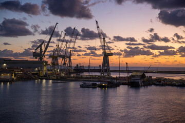 Obraz premium Sunrise view of the port of Palermo, Sicily, Italy.
