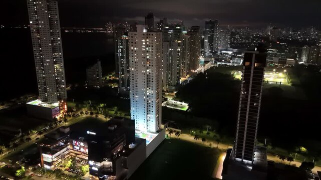 Toma a&eacute;rea en picada de la zona de Costa del Este en Ciudad de Panam&aacute;.