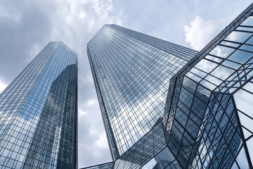 Deutsche-Bank-Hochhaus im Westend von Frankfurt am Main in Hessen - eine moderne Architekturaufnahme aus Deutschland 

