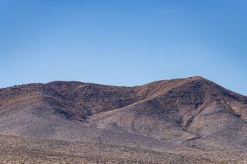 Ash Hill. Volcanic Rocks. Baslt、Tuff Breccia. U.S. Route 66, San Bernardino County, California. Mojave Desert / Basin and Range Province. cinder cone (or scoria cone) 