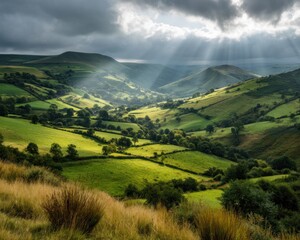 Obraz premium Scenic landscape of rolling green hills and dramatic sky