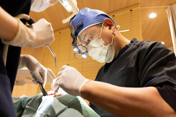 医療　歯科医　施術イメージ