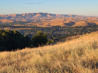 Sunset in the East Bay hills at Bishop Ranch Open Space, California