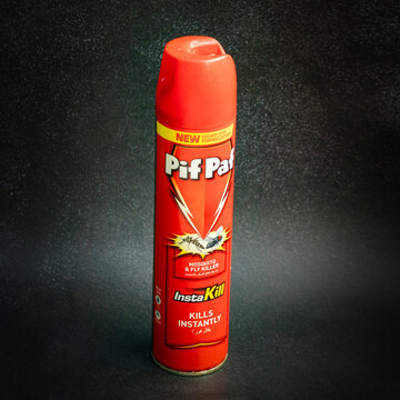 Pif Paf insect killer spray can against mosquitoes and flies, red aerosol product for home pest control.