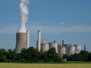 das Braunkohlekraftwerk Niederaußem in Bergheim, Nordrhein-Westfalen