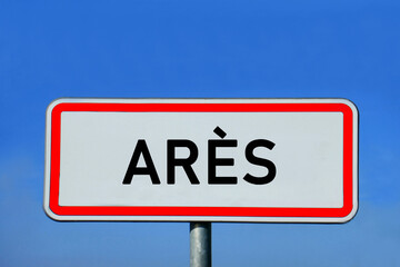 Obraz premium Ortsschild Arès