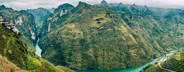 M&atilde; P&iacute; L&egrave;ng Pass, Ha Giang, Vietnam