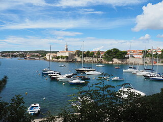 Krk&nbsp;ist die gr&ouml;&szlig;te und bedeutendste Stadt sowie Kurort und Hafen in der gleichnamigen Bucht an der Westk&uuml;ste der gleichnamigen Insel&nbsp;Krk