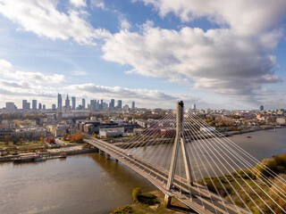 Warszawa, panorama miasta z widokiem na most świetokrzyski