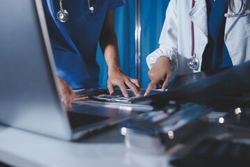 Doctors are meeting at the hospital to discuss treatment options and share experiences with colleagues.