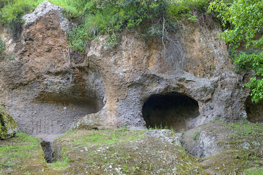 Necropoli Etrusca di Castel d&rsquo;Asso, about 10km west of Viterbo in an area of Etruscan settlements in northen Lazio called Tuscia. The site is one of the best preserved Etruscan necropolis in Italy