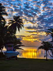 Obraz premium Sunset Reflected in Ocean