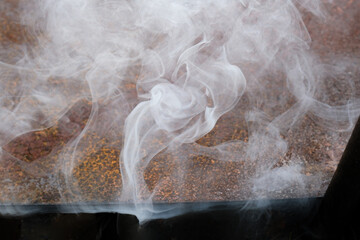 立ちのぼる柔らかい煙