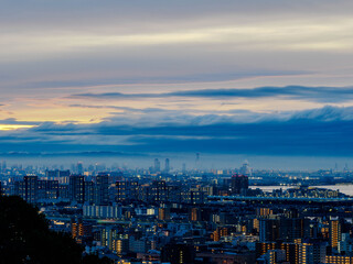 Obraz premium 早朝、神戸市東灘区の岡本の高台より芦屋大阪方面を撮影