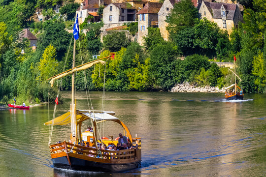 Gabare sur la Dordogne &agrave; la Roque-Gageac