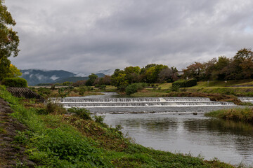 Fototapeta premium 風景, 自然, 水, 山, 空, 川, 雲, 森, 緑, 旅行, 木, 景色, 美しさ