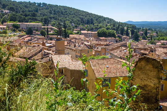 Cotignac, village troglodyte dans le Var 