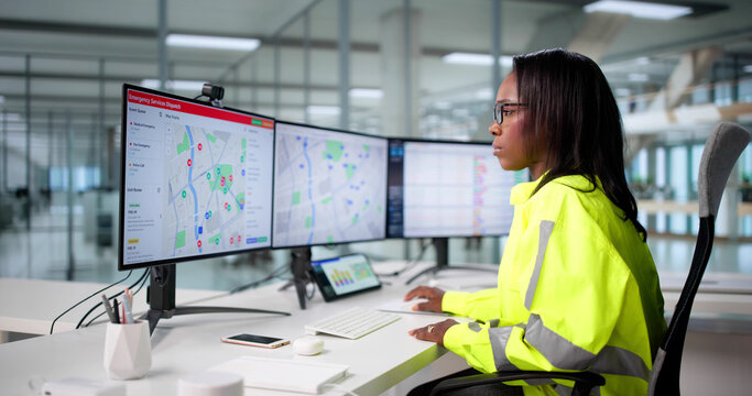 911 Emergency Call Center: Professional Service Management