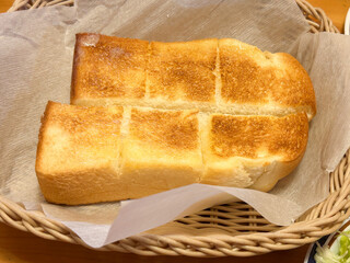 朝食トーストの山食パン