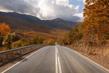 A mountain serpentine surrounded by autumn colors