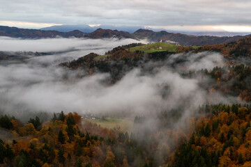 Slowenien, St Thomas Church, Sveti Tomaz im Nebel