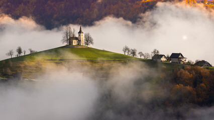 Slowenien, St Thomas Church, Sveti Tomaz im Nebel