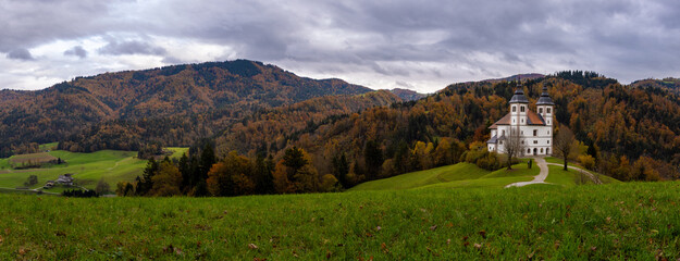 Slowenien, Kirche Cerkev sv. Volbenka, Na Logu bei Skofia Loka
