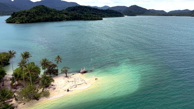 Explore the stunning sandy beaches and lush greenery of Phrao Nok Island in Koh Chang Thailand. Enjoy the serene beauty and tropical vibes of this picturesque paradise surrounded by tranquil waters.
