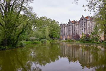 Obraz premium old building on the lake