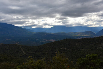 Vue sur des vallée des Pyrénées Orientales