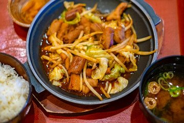 ホルモン鉄板焼き定食