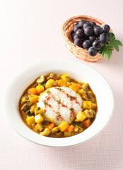 A Korean-style curry made with fresh mushrooms, potatoes, and onions simmered in rich, flavorful sauce. A comforting fusion dish crafted by Master Chef Hanshunseop.