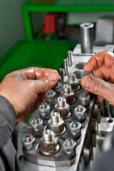 repair of fuel pump of eight-cylinder diesel engine installation of sections in pump body