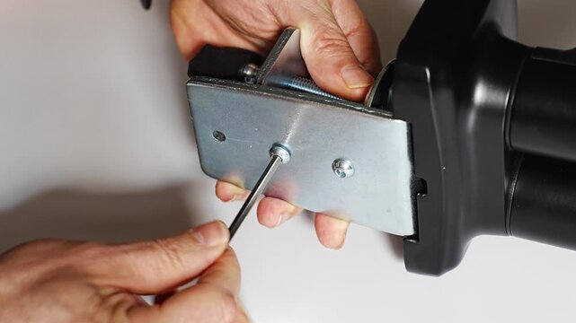 How to install a bracket for secure placement