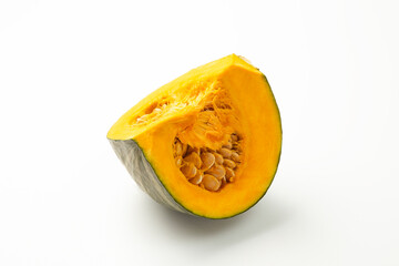 カットした南瓜　白バック