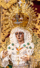 Obraz premium Seville's Virgin of Hope Macarena crowned in gold and grace