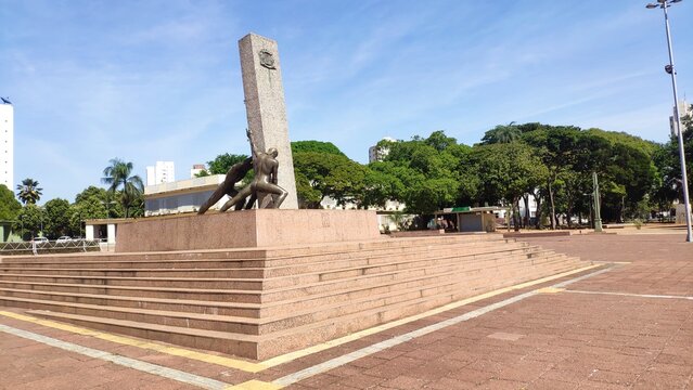 monumento as 3 ra&ccedil;as 
