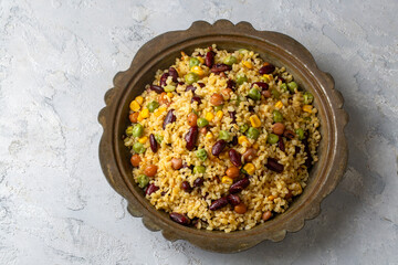 Bulgur pilaf with legumes; with peas, chickpeas and Mexican beans